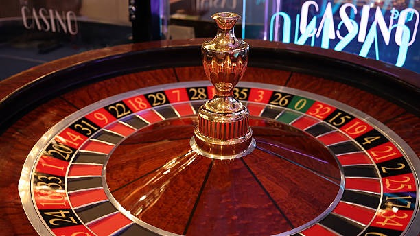 fokus777 platform interface showing sportsbook, live casino, and slot games